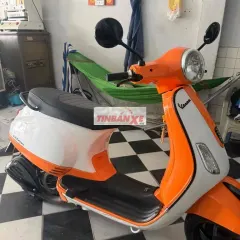 Piaggio Vespa LX 150 Cam trắng