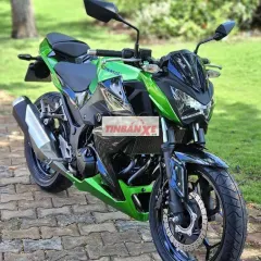 Kawasaki Z300 Xanh lá 10.000km
