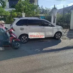Toyota Avanza Trắng