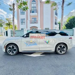 VinFast VF 9 SUV điện Trắng
