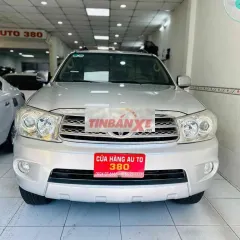 Toyota Fortuner 2010 Bạc Tự động