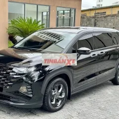 Hyundai Custin AT 2024 màu đen