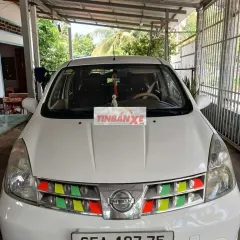 Nissan Grand Livina 2011 Trắng Số sàn 7 chỗ
