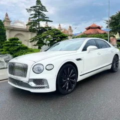 Bán Bentley Flying First Edition sản xuất 2021, mới lăn bánh 9000 Km.