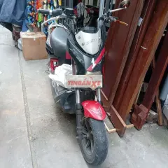 Xe đạp điện Yadea màu Đỏ Đen