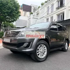Toyota Fortuner 2.4 G máy dầu số sàn model 2014