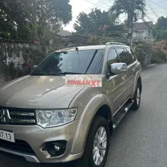 Mitsubishi Pajero Sport 7 chỗ Tự động Xăng Vàng cá