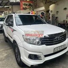 Toyota Fortuner TRD Trắng 7 chỗ