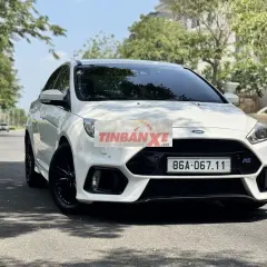 Ford Focus RS Thể thao màu Trắng