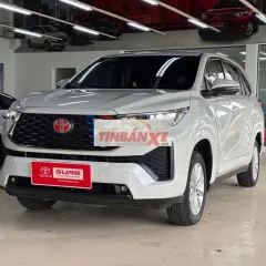 Innova Cross v 2025 xe đẹp - giá còn bớt