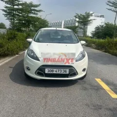 Ford Fiesta Trắng Tự động 5 chỗ
