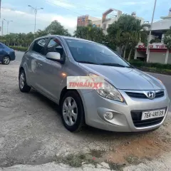 Hyundai i20 Bạc Số tự động 90.696 km