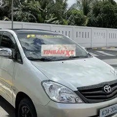 Toyota Innova 8 chỗ Số sàn Xăng Vàng cát