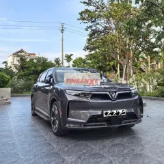 VF9 Plus 2023 Xám 6 ghế trần kính