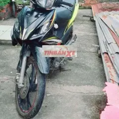 Suzuki Axelo Đen vàng