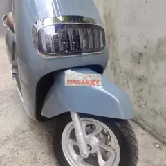 Xe máy điện Yadea Xám
