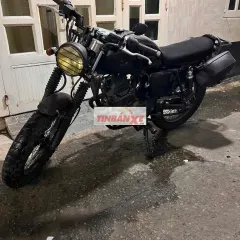 Xe máy màu Đen