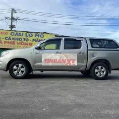 Toyota Hilux Bạc