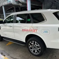 Ford Everest Titanium 2025 Trắng SUV 7 chỗ xe lướt