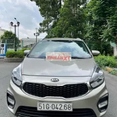 Kia Rondo Vàng cát 7 chỗ