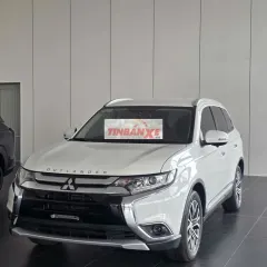 Mitsubishi Outlander 2.0 2018 Trắng 75.000 km