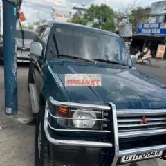 Mitsubishi Pajero 7 chỗ màu Xanh