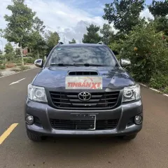 Toyota Hilux MT 2013 2 cầu Số sàn Xám