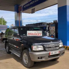Isuzu Trooper 7 chỗ Số sàn Đen