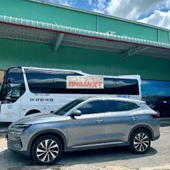 BYD Sealion 6 dynamic SUV plug-in hybrid