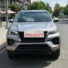 Toyota Fortuner 2.4AT 2022 Bạc Tự động