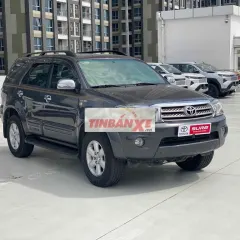 Toyota Fortuner 2011 2.7V 4x4 AT Xám