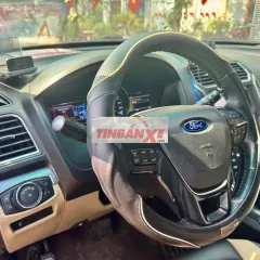 Ford Explorer 7 chỗ màu Xám