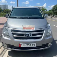 Hyundai Starex 9 chỗ Bạc
