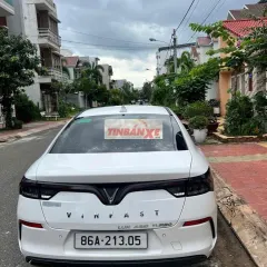 VinFast Lux A2.0 Turbo 2022 Trắng 120.729 km