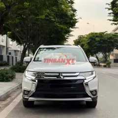 Mitsubishi Outlander 2.0 CVT 2017 Trắng