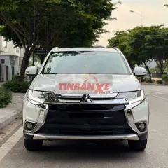 Mitsubishi Outlander 2.0 CVT 2017 Trắng