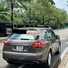 Porsche Cayenne 2013 chính chủ đang đi