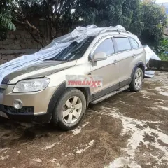 Chevrolet Captiva 7 chỗ số sàn Vàng cát