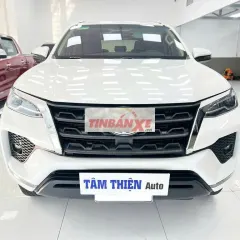Toyota Fortuner 2.4 AT 2022 Trắng 7 chỗ