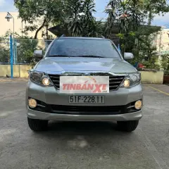 Toyota Fortuner 2015 Tự động Bạc 57000 km