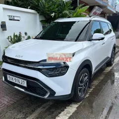 Kia Carens Trắng