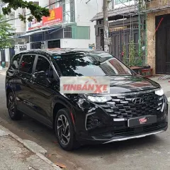 Hyundai Custin 2.0Pre 2023 Đen 7 chỗ