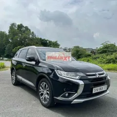 Mitsubishi Outlander 2.0 1 cầu 2018 Đen 7 chỗ