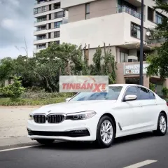 BMW 520i Model 2019 33000 miles