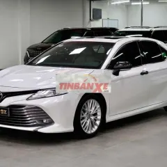 Toyota Camry 2.5Q 2020 Trắng Ngọc Trai 20000 km