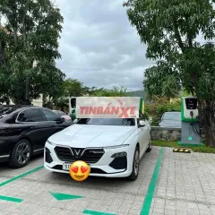 Chính chủ - Lux A2.0 Base 2021 Trắng 34.000 km