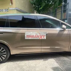 Volkswagen Viloran 7 chỗ Nâu 21818 km