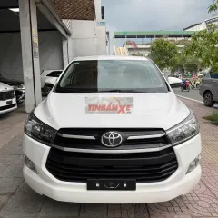 Toyota Innova 2.0E Số sàn Trắng