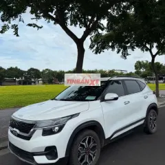 Kia Seltos SUV 5 chỗ màu Trắng