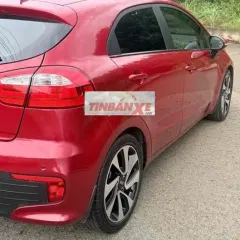 Kia Rio 2015 hatchback màu Đỏ